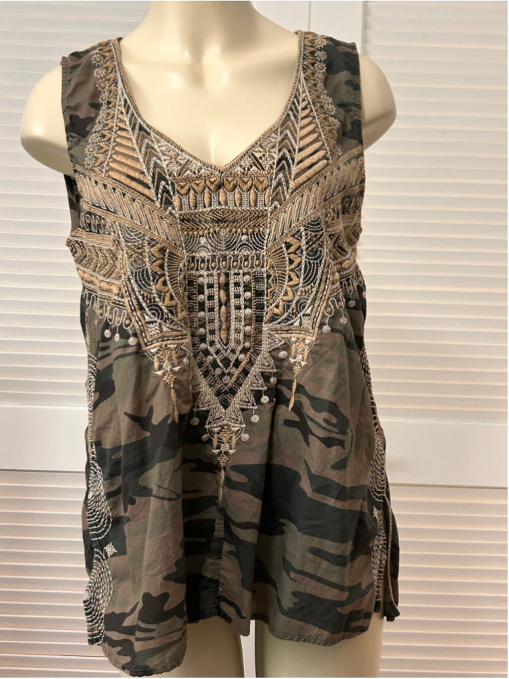 Johnny Was Workshop Rare Camo Embroidered Boho Tank Top Size L